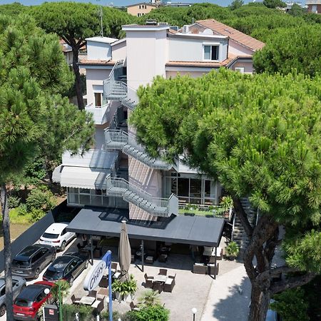 Hotel Chery Milano Marittima Exterior foto