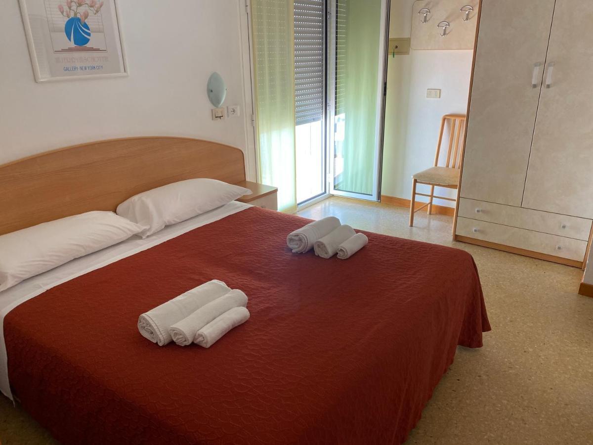 Hotel Chery Milano Marittima Exterior foto