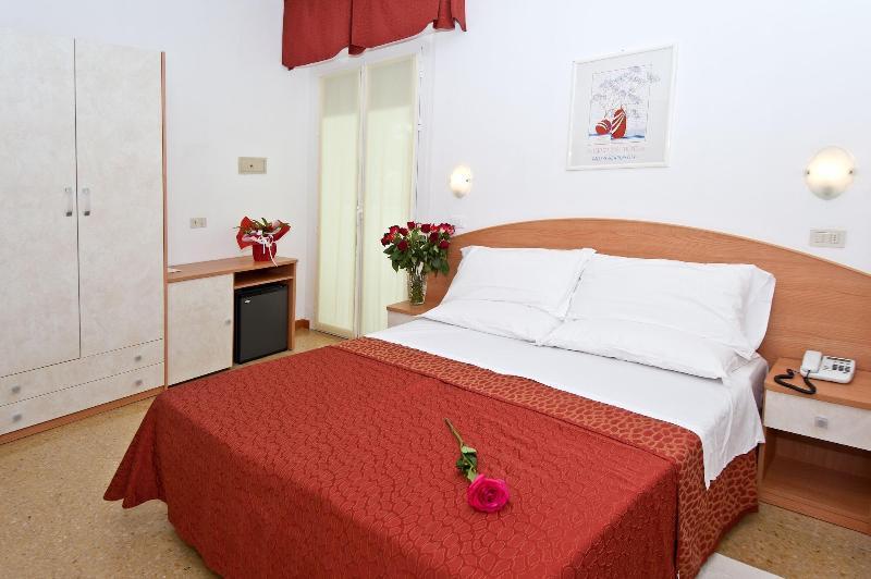Hotel Chery Milano Marittima Exterior foto