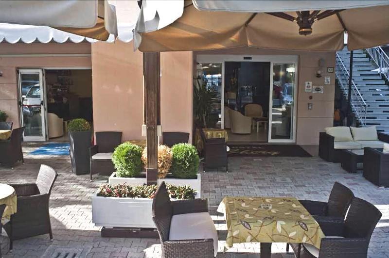 Hotel Chery Milano Marittima Exterior foto