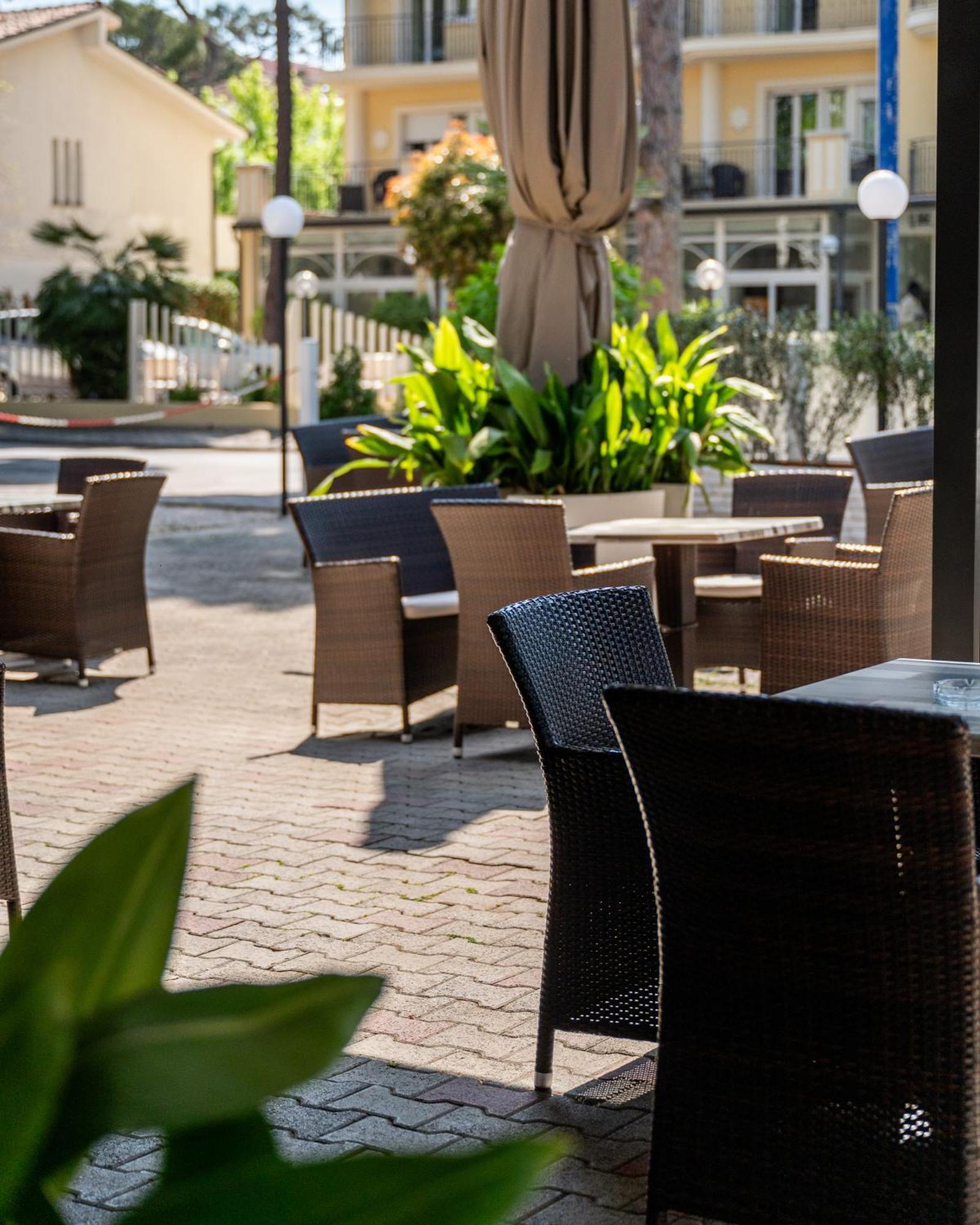 Hotel Chery Milano Marittima Exterior foto