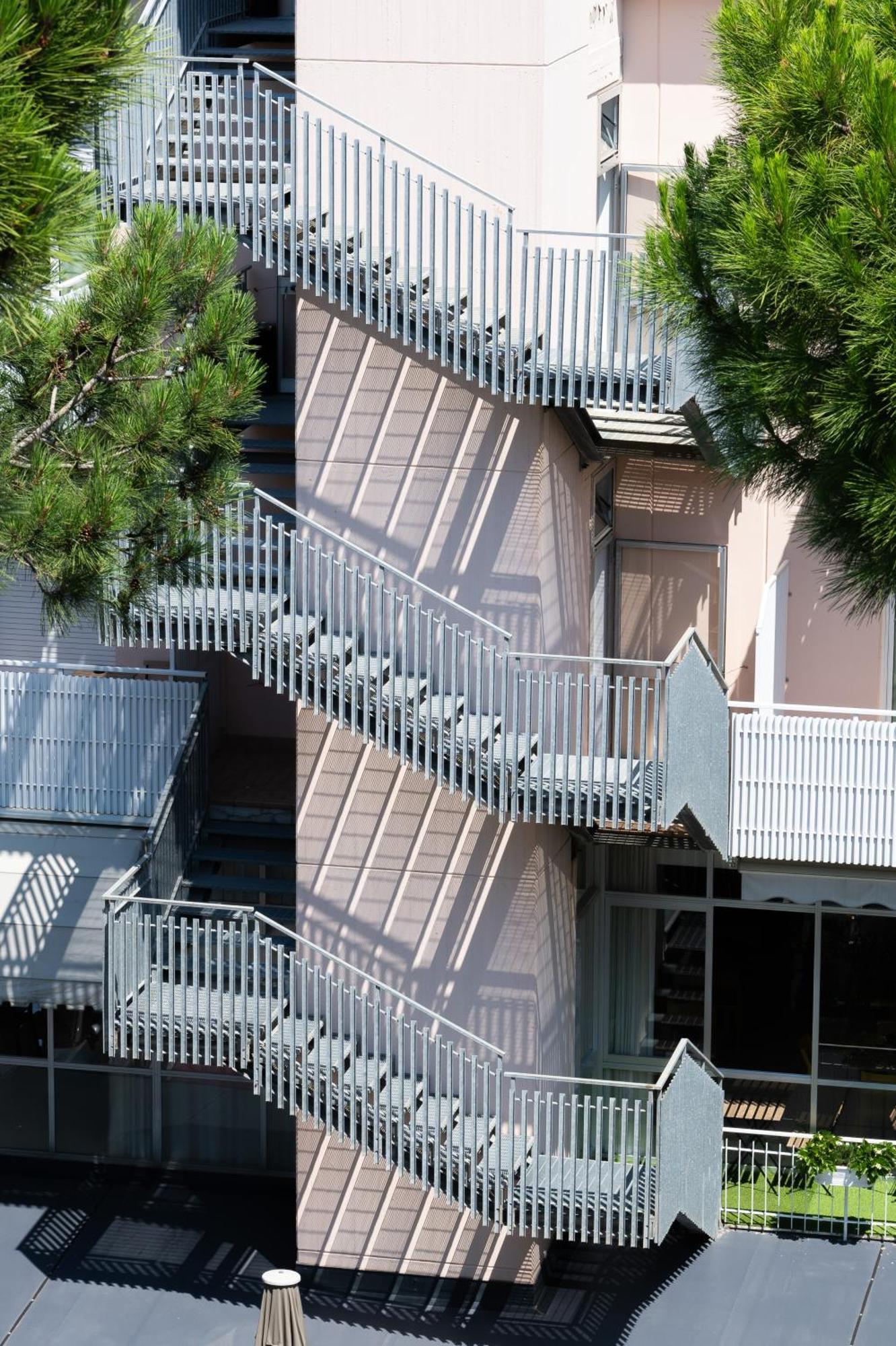 Hotel Chery Milano Marittima Exterior foto